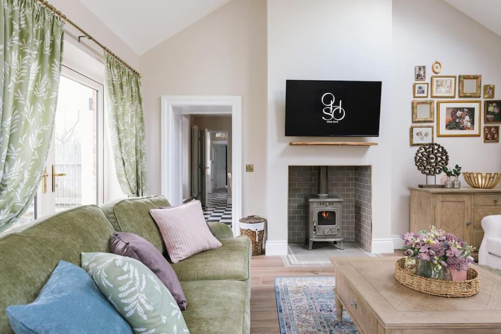 The Farmhouse At Corrstown Village Portrush Extérieur photo